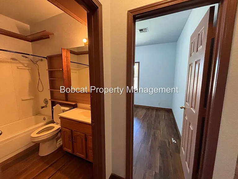 1015 US Highway 395 N #A — Photo 17