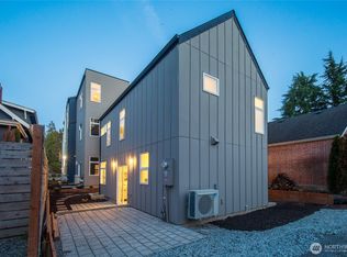 2931 39th Ave Sw A Condominium, Seattle, WA 98116
