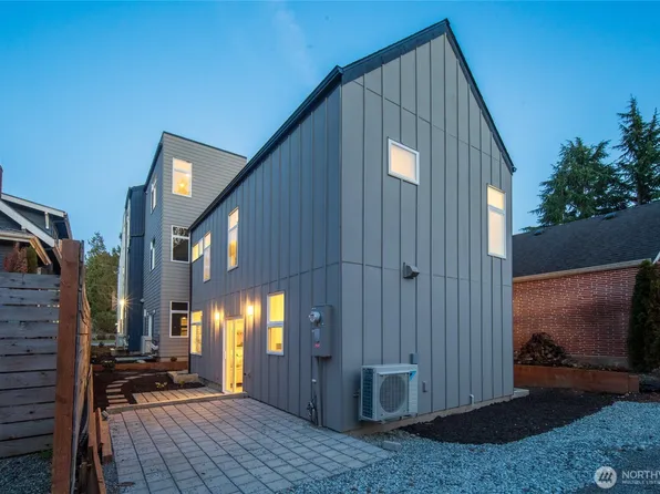 2935 39th Avenue SW, Seattle, WA 98116