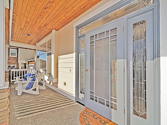 4th image of 20464 NE 31st St