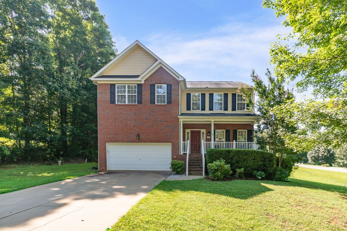 198 Twin Creeks Dr-1