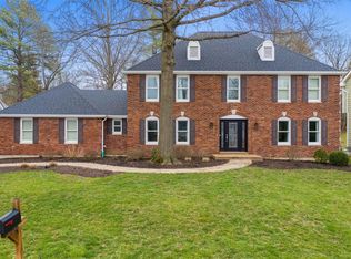 706 Cedar Field Ct, Chesterfield, MO