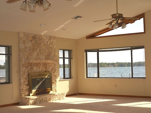 30x30 Family Rm w/Lake views