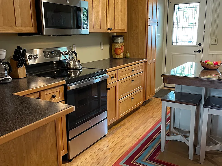 110 Cedar St #B — Photo 3