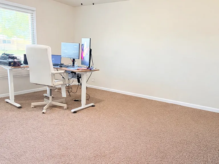 1056 E Carter Dr — Photo 27