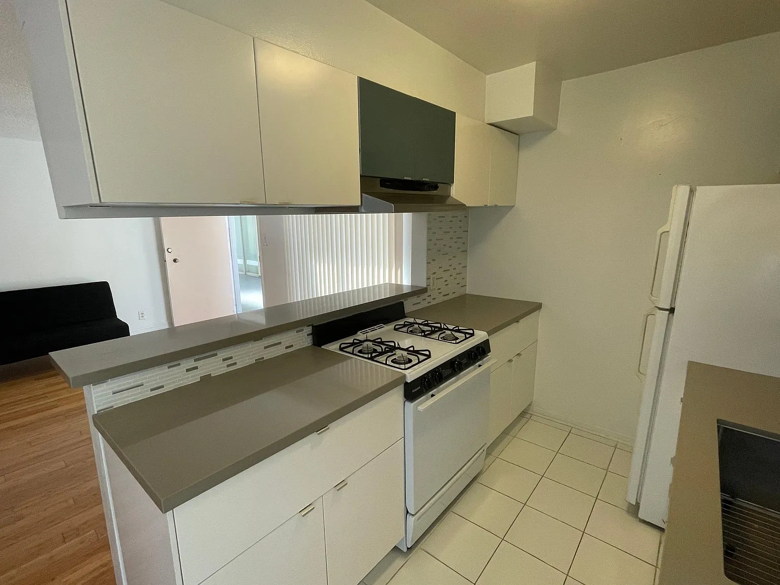 2122 Ocean Park Blvd — Photo 4
