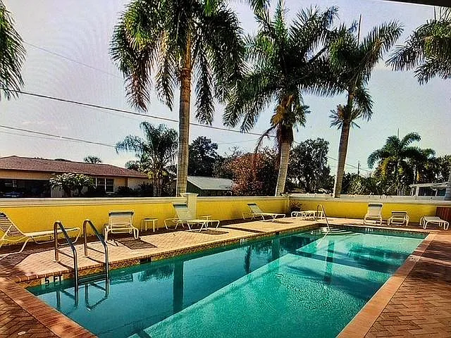 2 bed, 1.5 bath, 1400 sqft, $6,500 — Photo 2