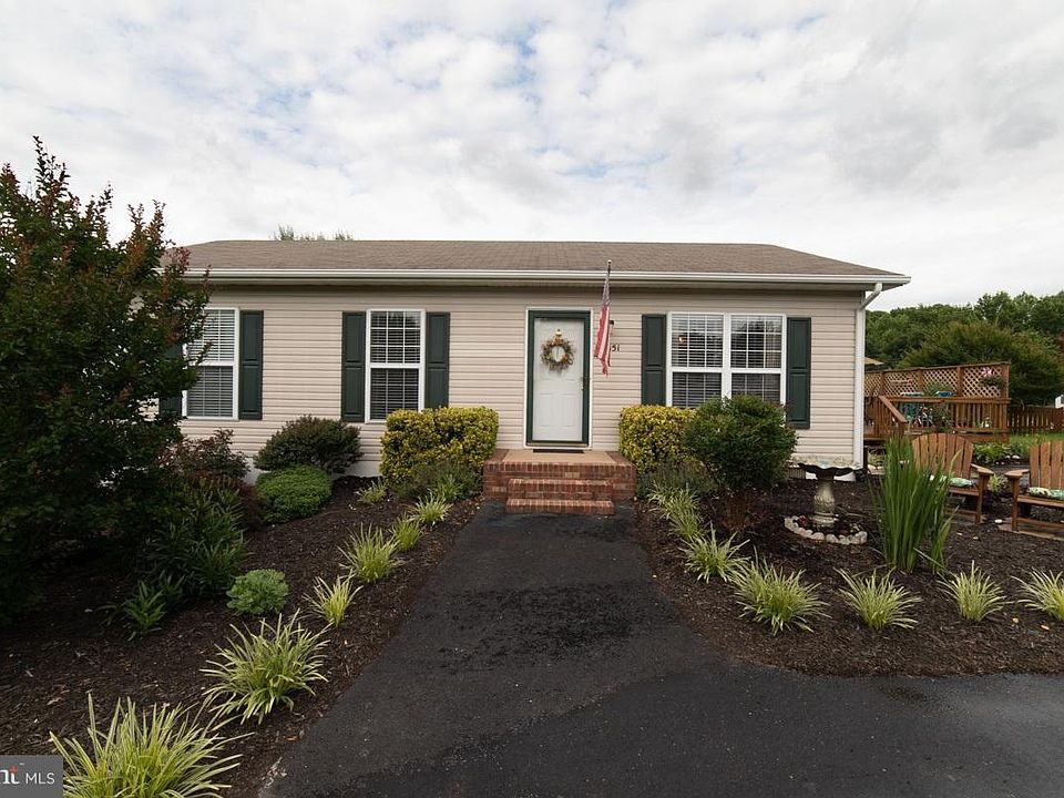 1st image of 9851 Mohawk Dr