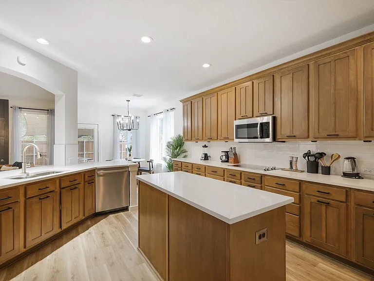416 Rembert Ct — Photo 13