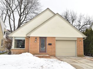 8623 Jackson Park Blvd, Wauwatosa, WI 53226