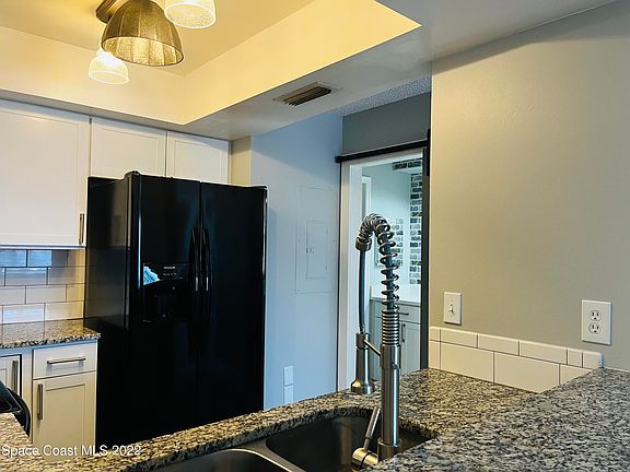 4th image of 3005 Sir Hamilton Cir #14