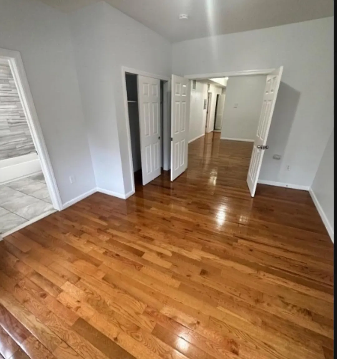3 bed, $2,400 — Photo 4