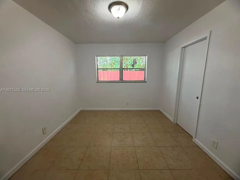 919 NW 2nd Ave #3 — Photo 6