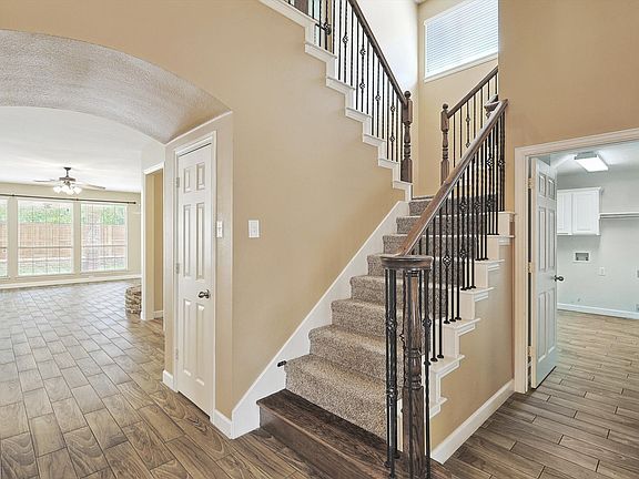 3rd image of 1231 Golf Club Dr