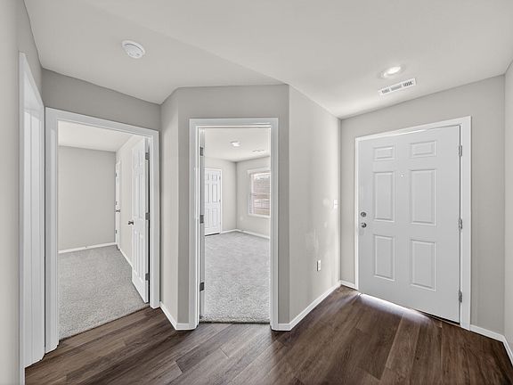 2nd image of 4405 Sackett Ave