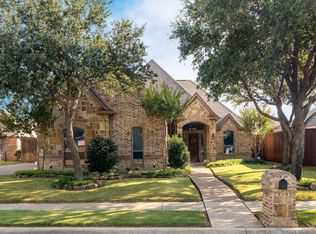 8200 Oak Knoll Dr, North Richland Hills, TX 76182