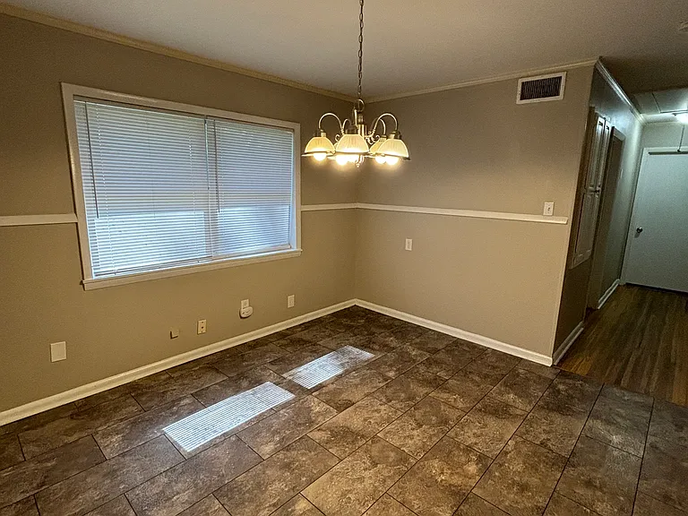 1405 Stone St — Photo 8