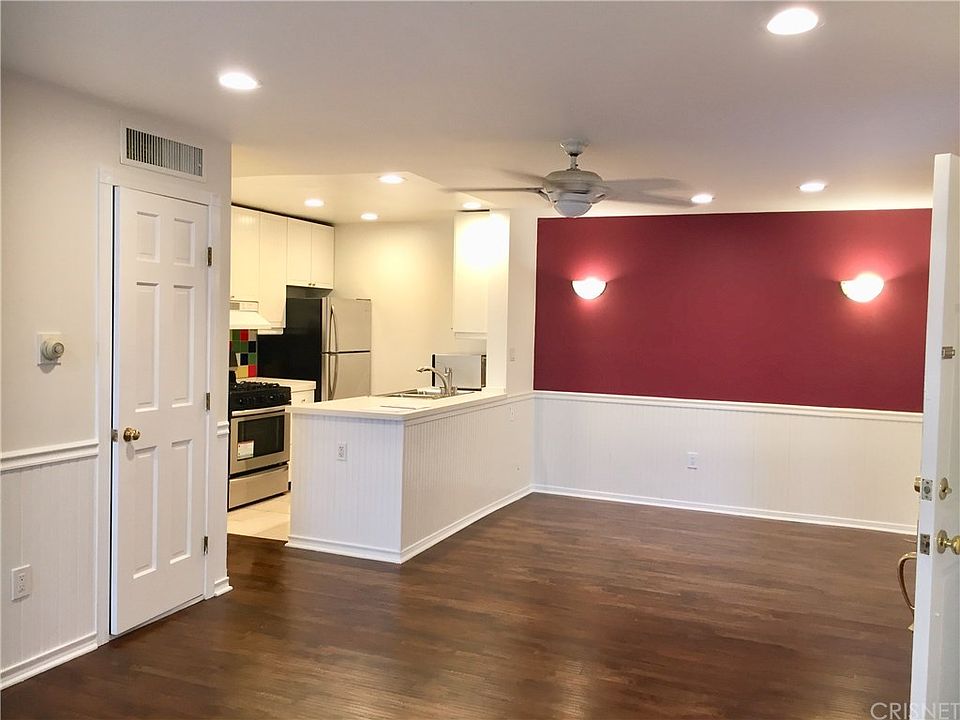 1st image of 18645 Hatteras St Unit 125