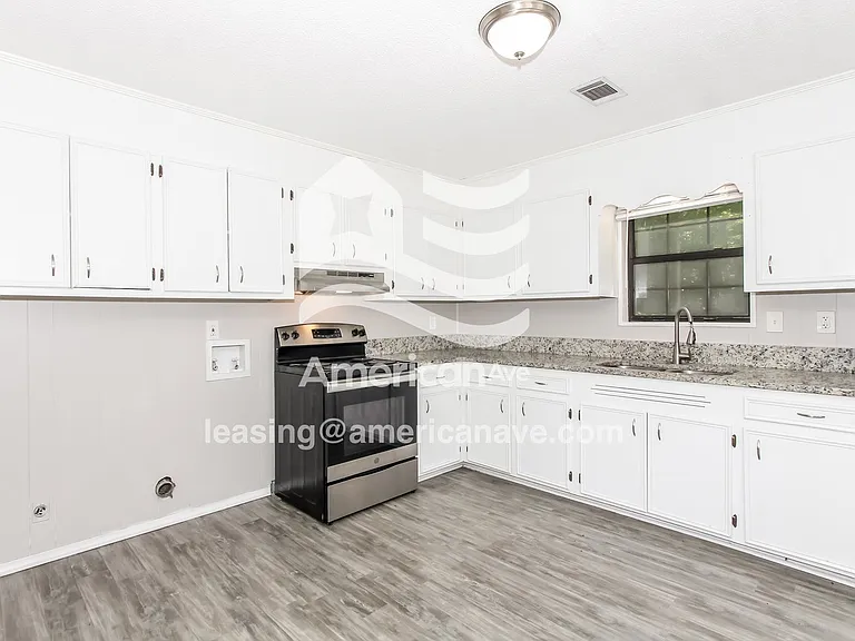 419097_006_kitchen_6.jpg