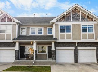 75 N Wentworth Cmn SW, Calgary, AB T3H5V3