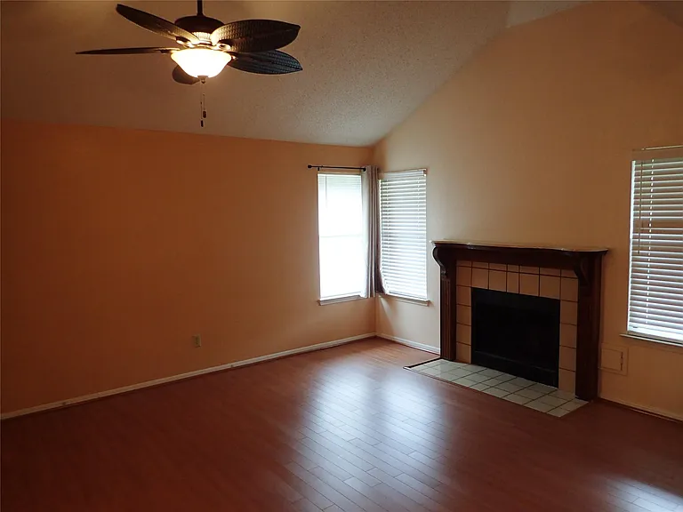 2130 Greencove Ln — Photo 8