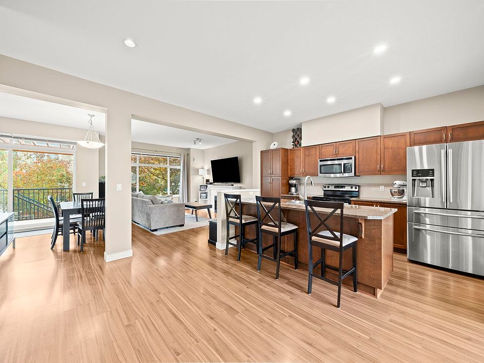 1st image of 6036 164th St #20