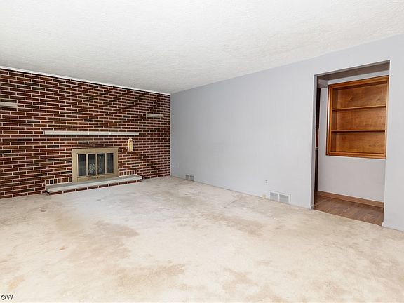 4th image of 115 Elma Dr