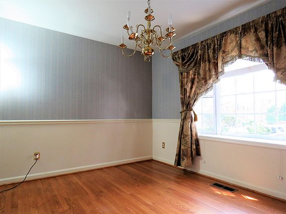 3rd image of 9226 Bailey Ln
