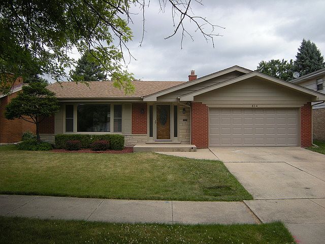 1st image of 814 E 163rd Pl