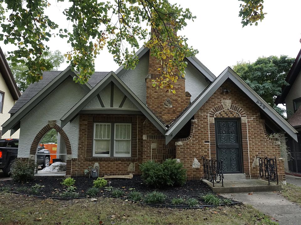 1st image of 429 E Gregory Blvd