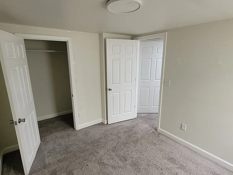 1705 S Ellis Ave — Photo 9