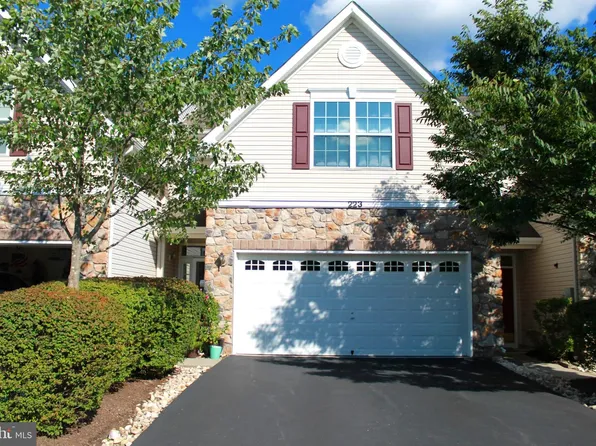 223 Brinley Dr, Pennington, NJ 08534