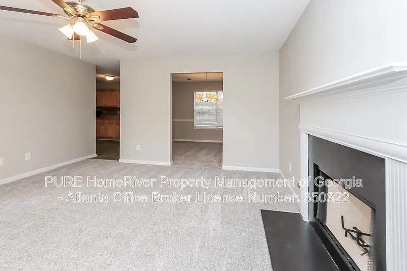 3 bed, 2.5 bath, 1965 sqft, $1,985 — Photo 4