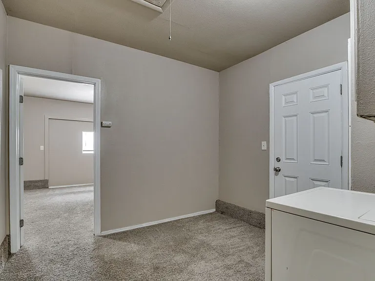 3005 SW 52nd Pl — Photo 17