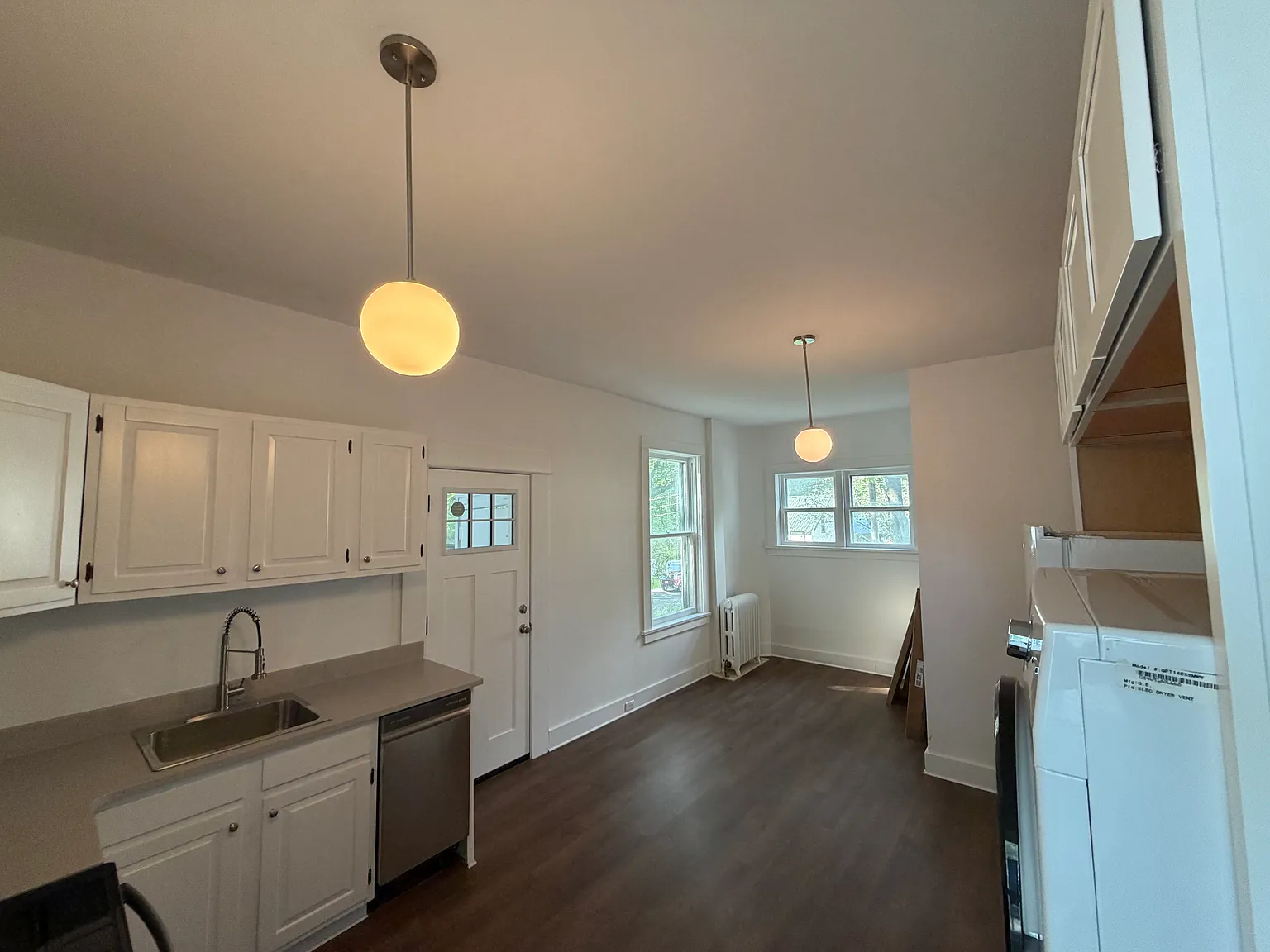 Large eat-in kitchen