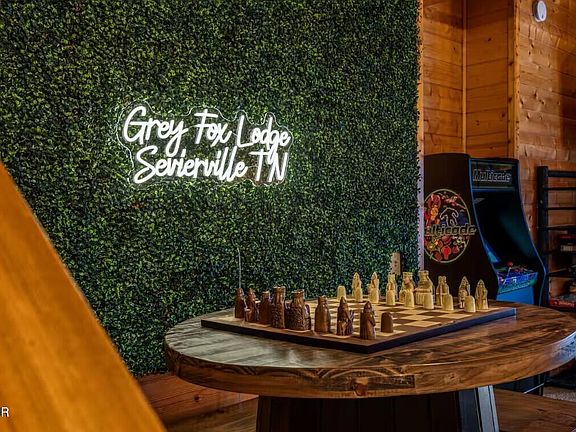 3rd image of 1540 Rainbow Ridge Way