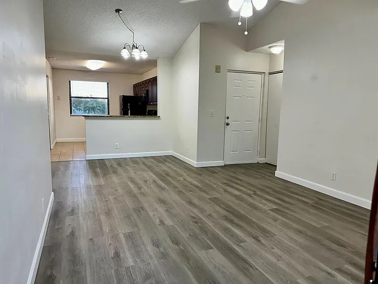 5641 Riverside Dr #306B1 — Photo 6