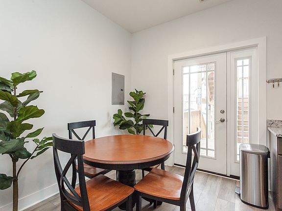5th image of 3143 N Monticello Ave #2