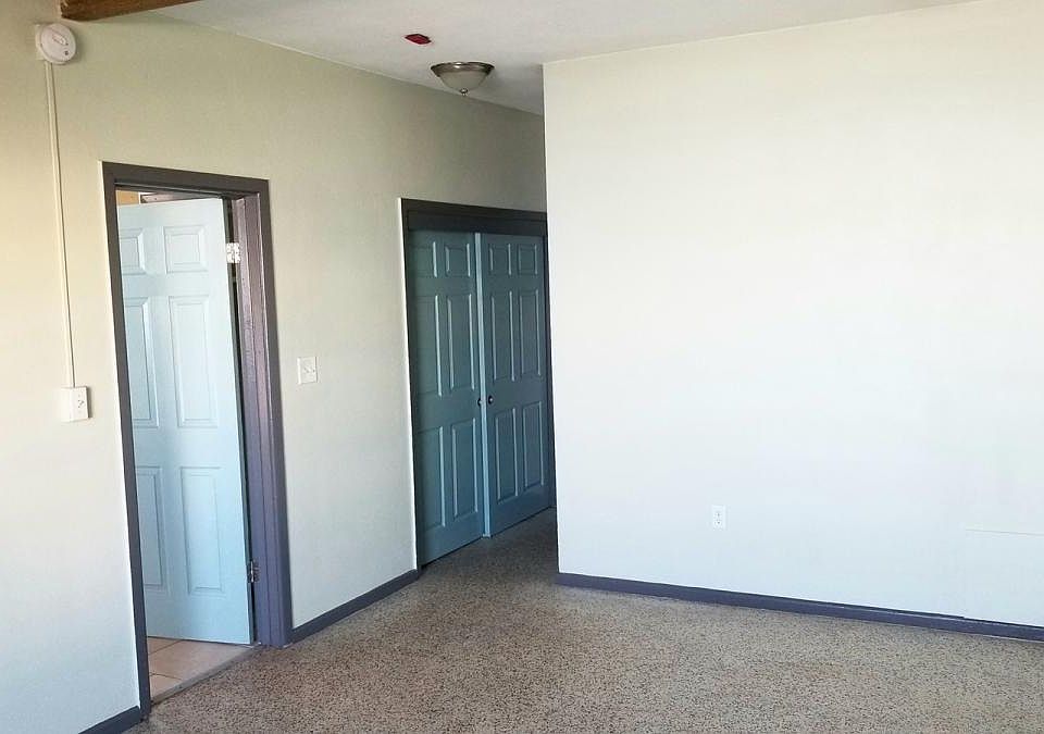 1st image of 401 Colonia Ln E APT 6
