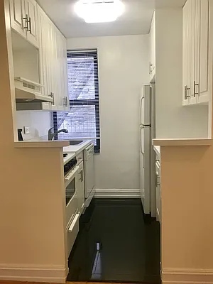 Rented by Avenues Real Estate | media 30
