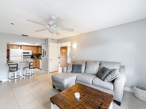 3rd image of 2468 SE Garden Terrace #501
