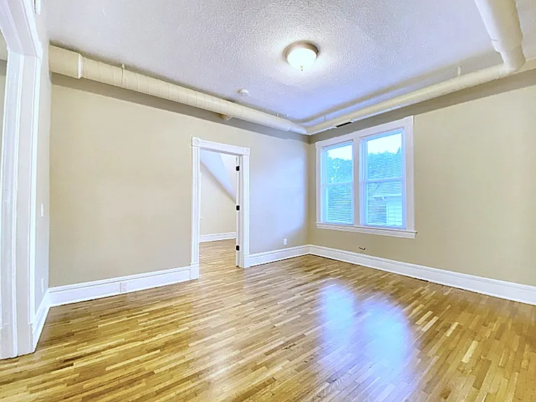 1113 Minnehaha Ave E #2 — Photo 9