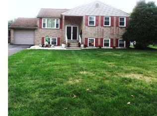 55 Great Oak Dr, Churchville, PA 18966