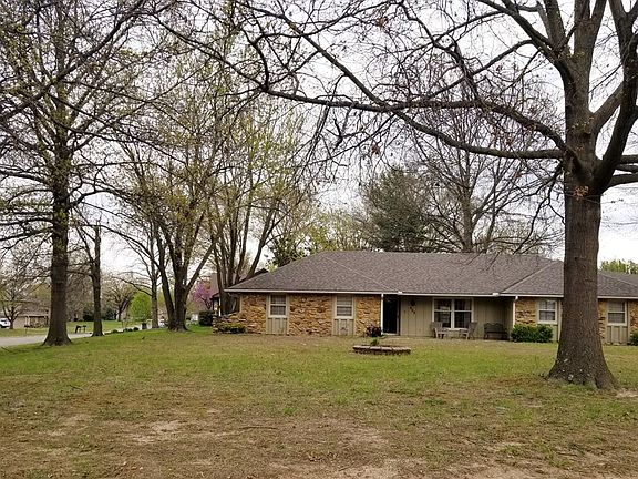 2nd image of 802 Village Dr