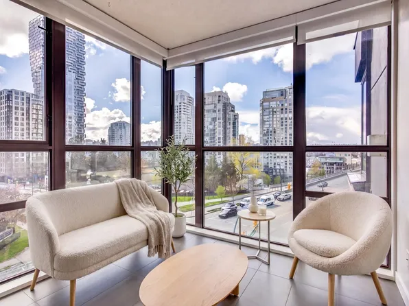 1003 Pacific St #601, Vancouver, BC V6E 4P2