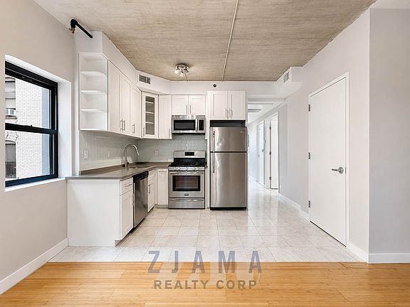 2nd image of 293 Hawthorne St APT 4D