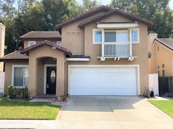 12710 Cypress Knoll Ln, Hawthorne, CA 90250