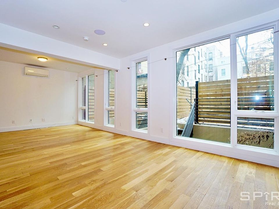 1st image of 530 Lafayette Ave APT 1R