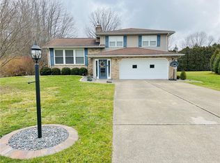 3218 Elm Dr, New Castle, PA