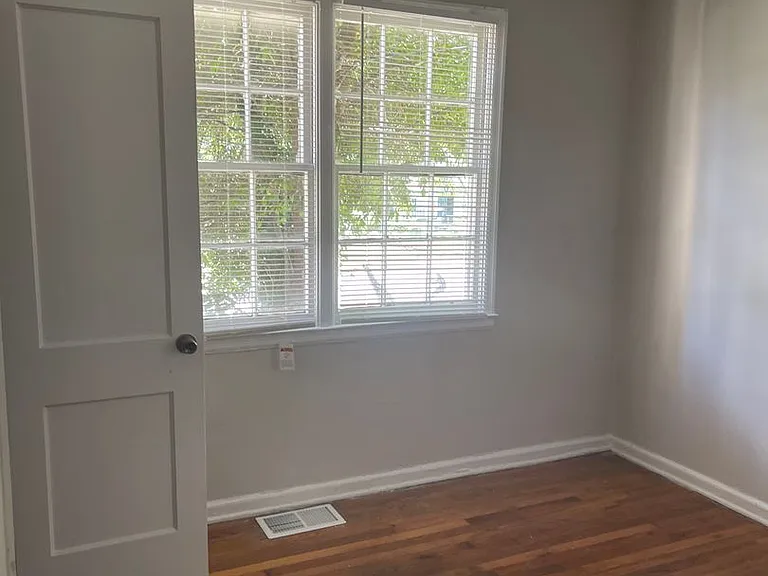 1799 S Gordon St SW — Photo 14
